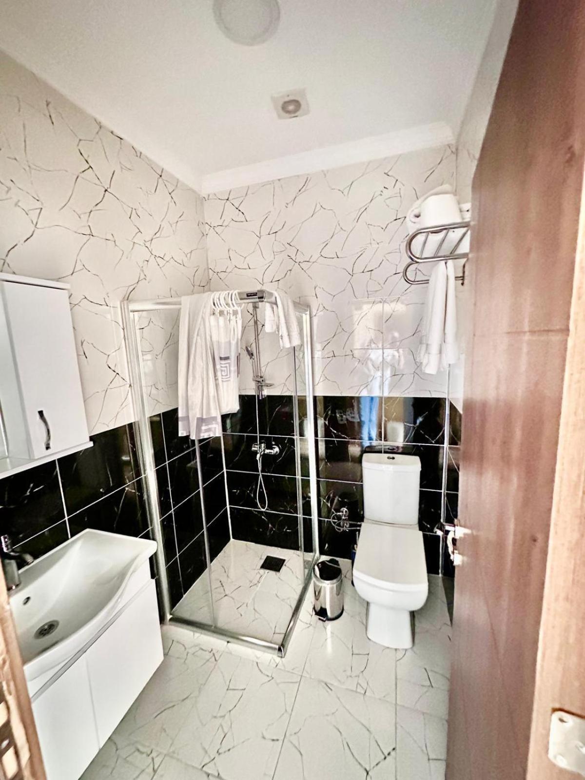 Grand Ararat Hotel Istanboel Buitenkant foto